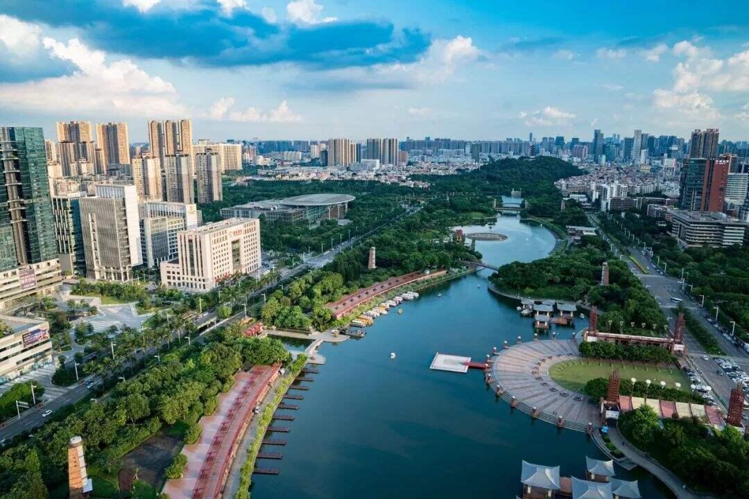 2025新澳门与香港精准正版免费,和平释义、解释与落实